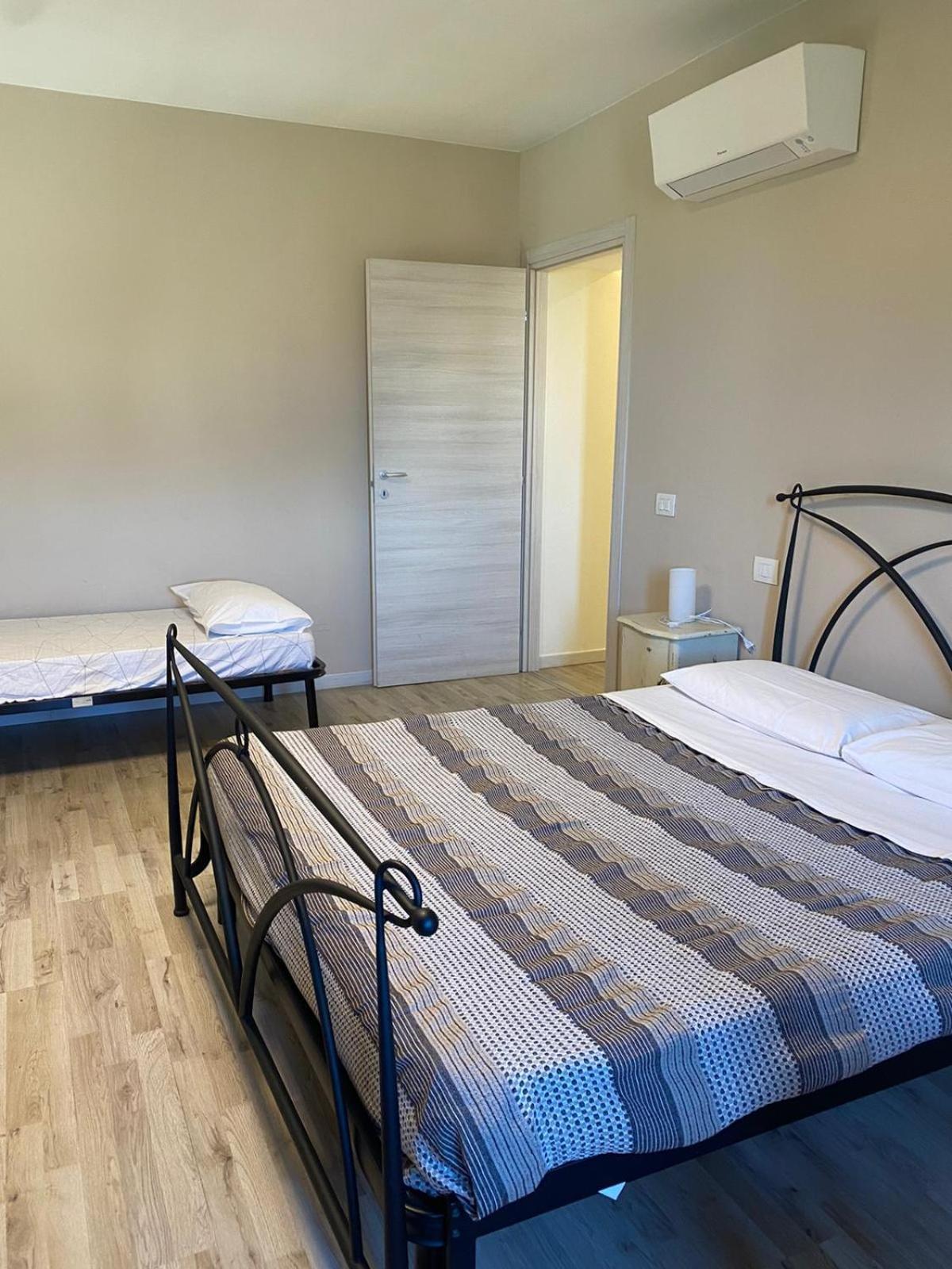 La Chiusa Bed And Breakfast Монтикьяри Экстерьер фото